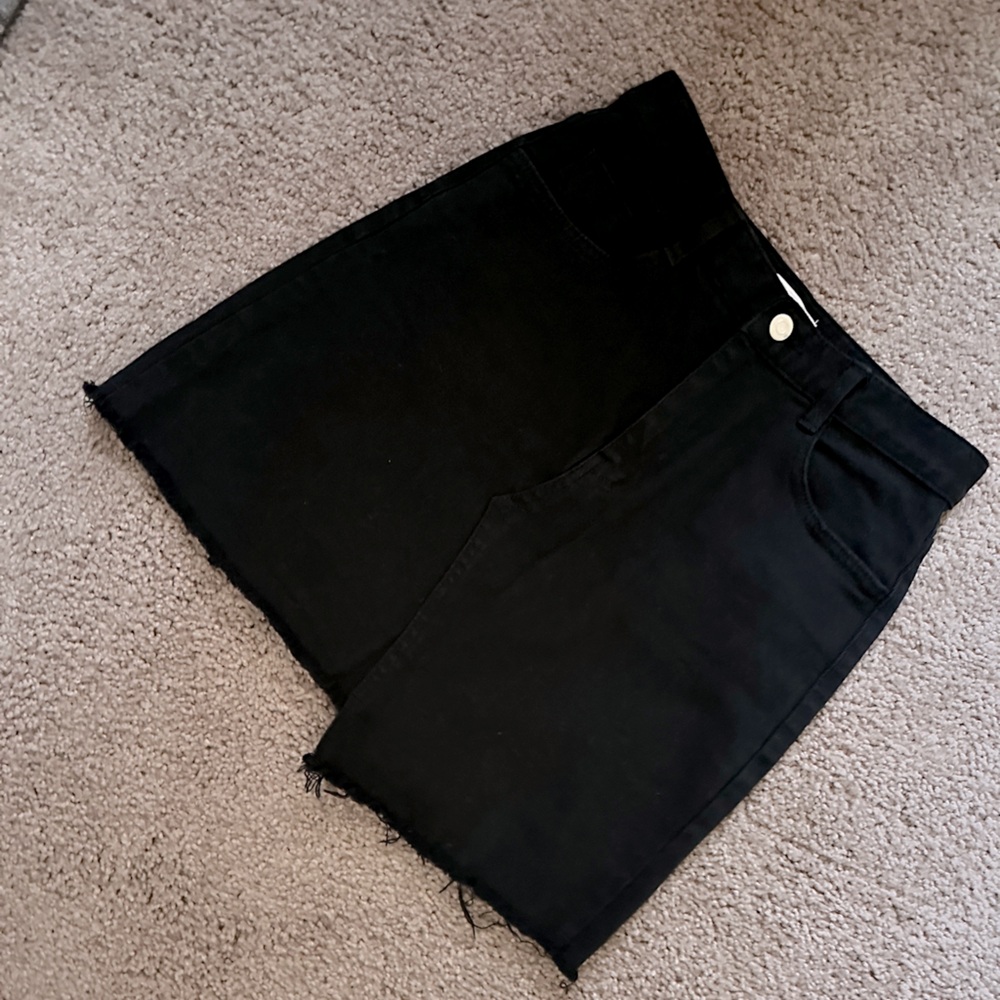 Black Mini skirt